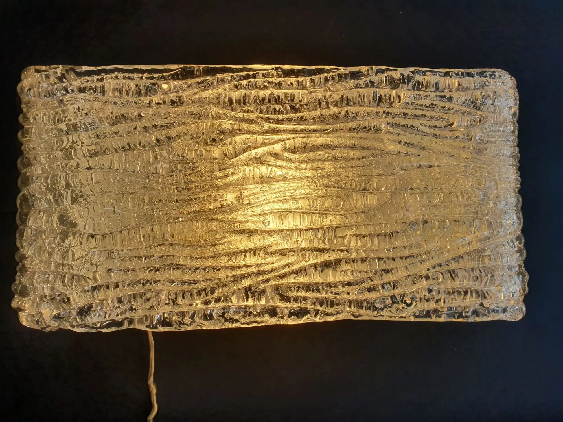 paire-appliques-verre-murano-kaiser-leuchten-annees-1950-anciennes-vintage-allumee-2