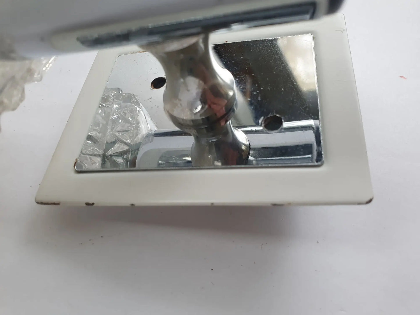 paire-appliques-vintage-chromees-globes-carres-italiennes-targetti-1970-detail-1