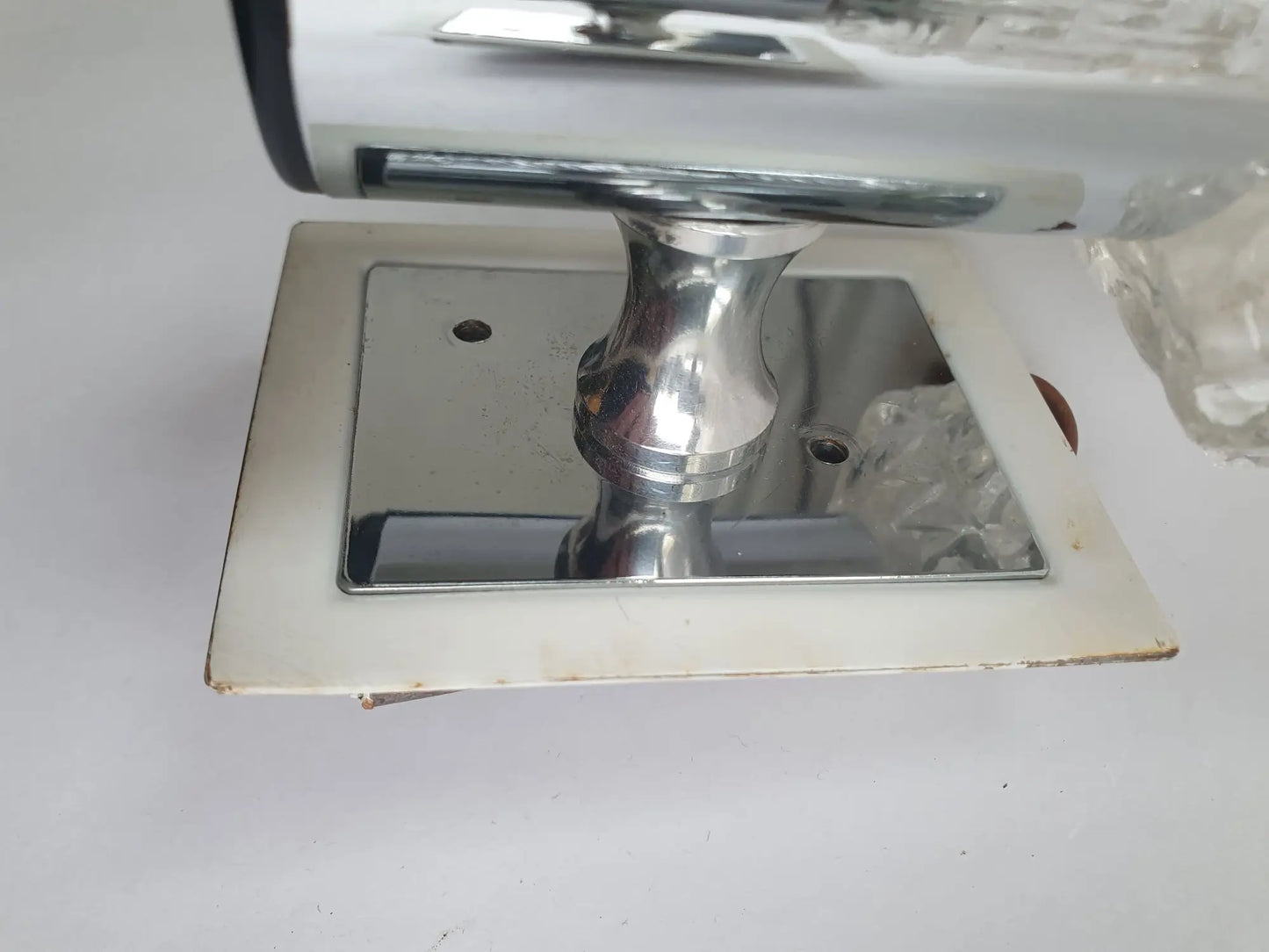 paire-appliques-vintage-chromees-globes-carres-italiennes-targetti-1970-detail-2