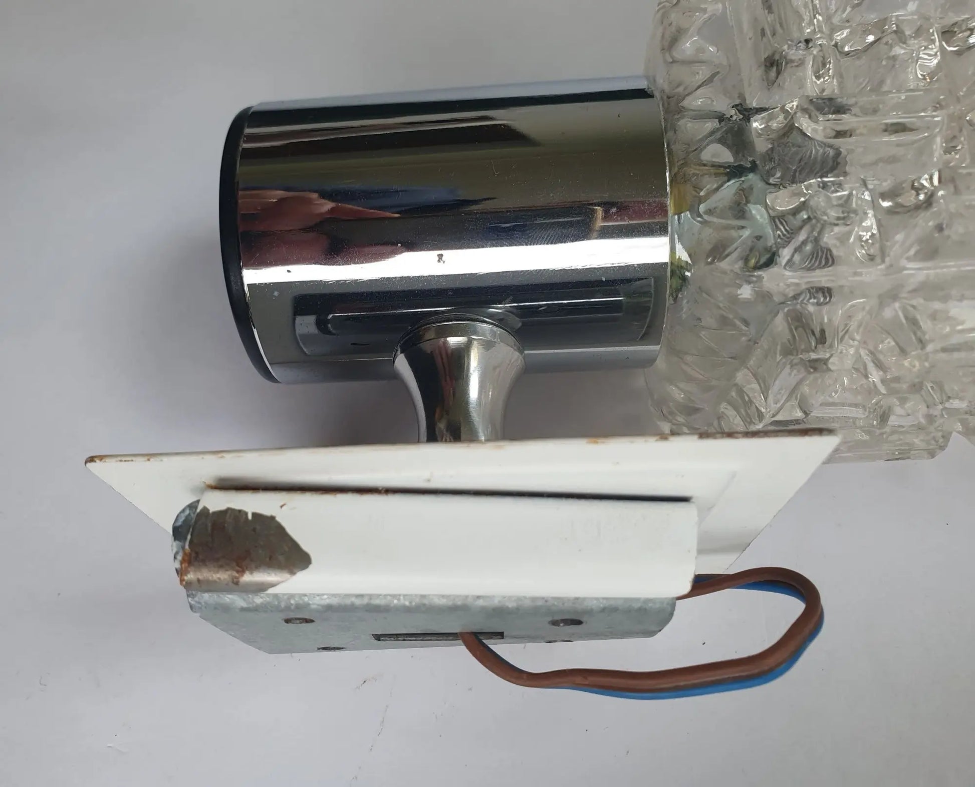 paire-appliques-vintage-chromees-globes-carres-italiennes-targetti-1970-detail-3