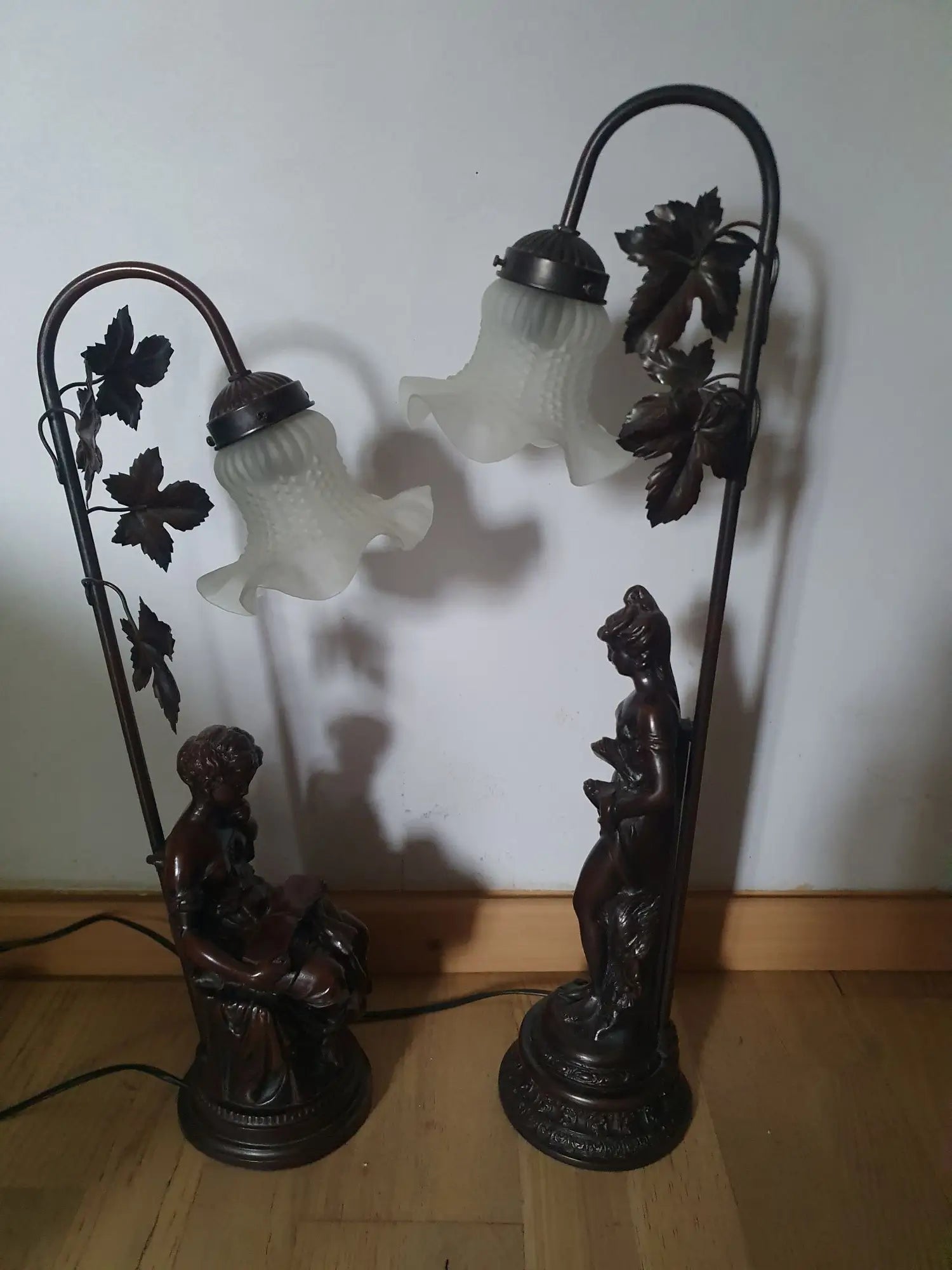 paire-lampes-de-table-style-art-deco-decoratives-vintage-cote