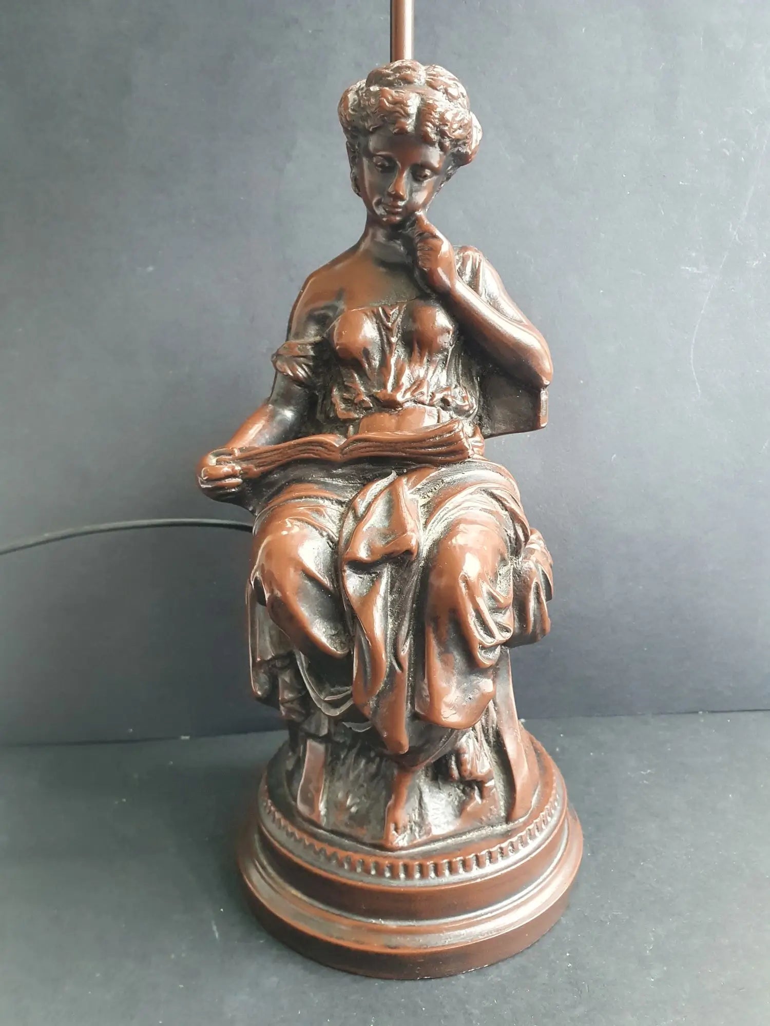 paire-lampes-de-table-style-art-deco-decoratives-vintage-detail-4