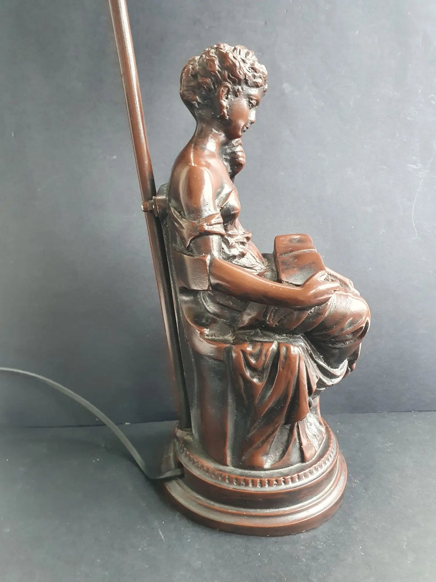 paire-lampes-de-table-style-art-deco-decoratives-vintage-detail-5