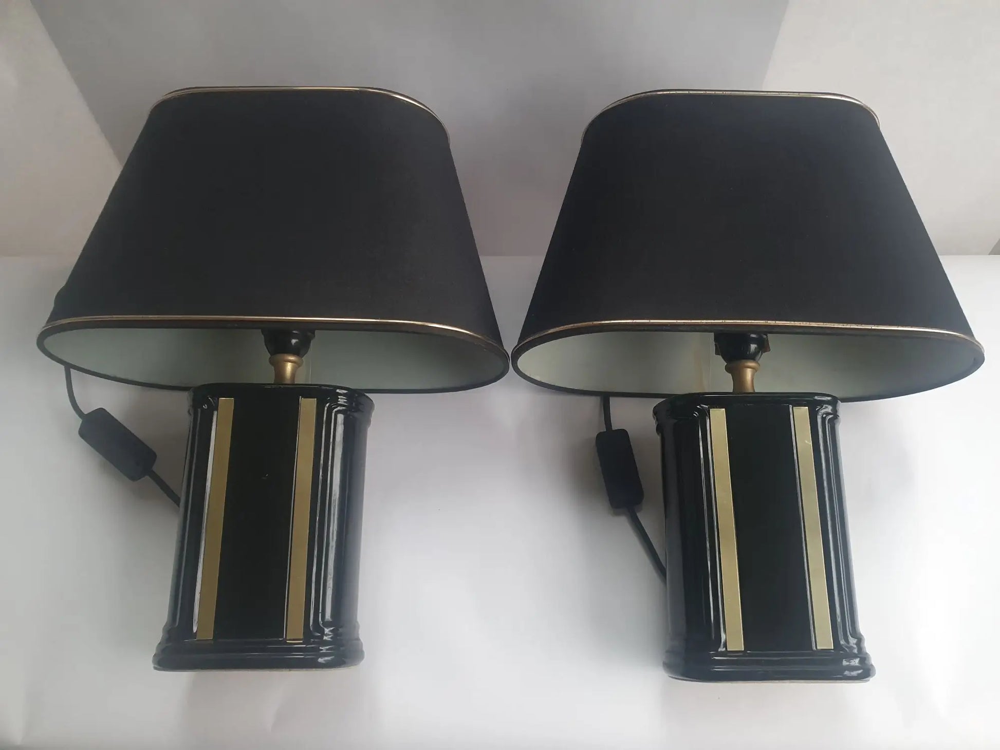 paire-lampes-table-pose-ceramique-noire-annees-70-3