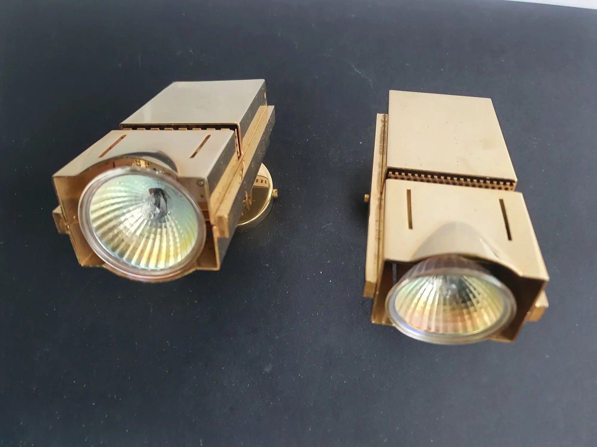 paire-spots-appliques-murales-firalux-loft-space-age-annees-70-1