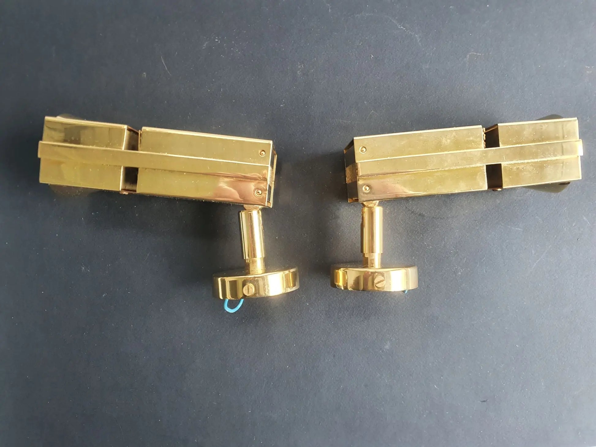 paire-spots-appliques-murales-firalux-loft-space-age-annees-70-cote-1