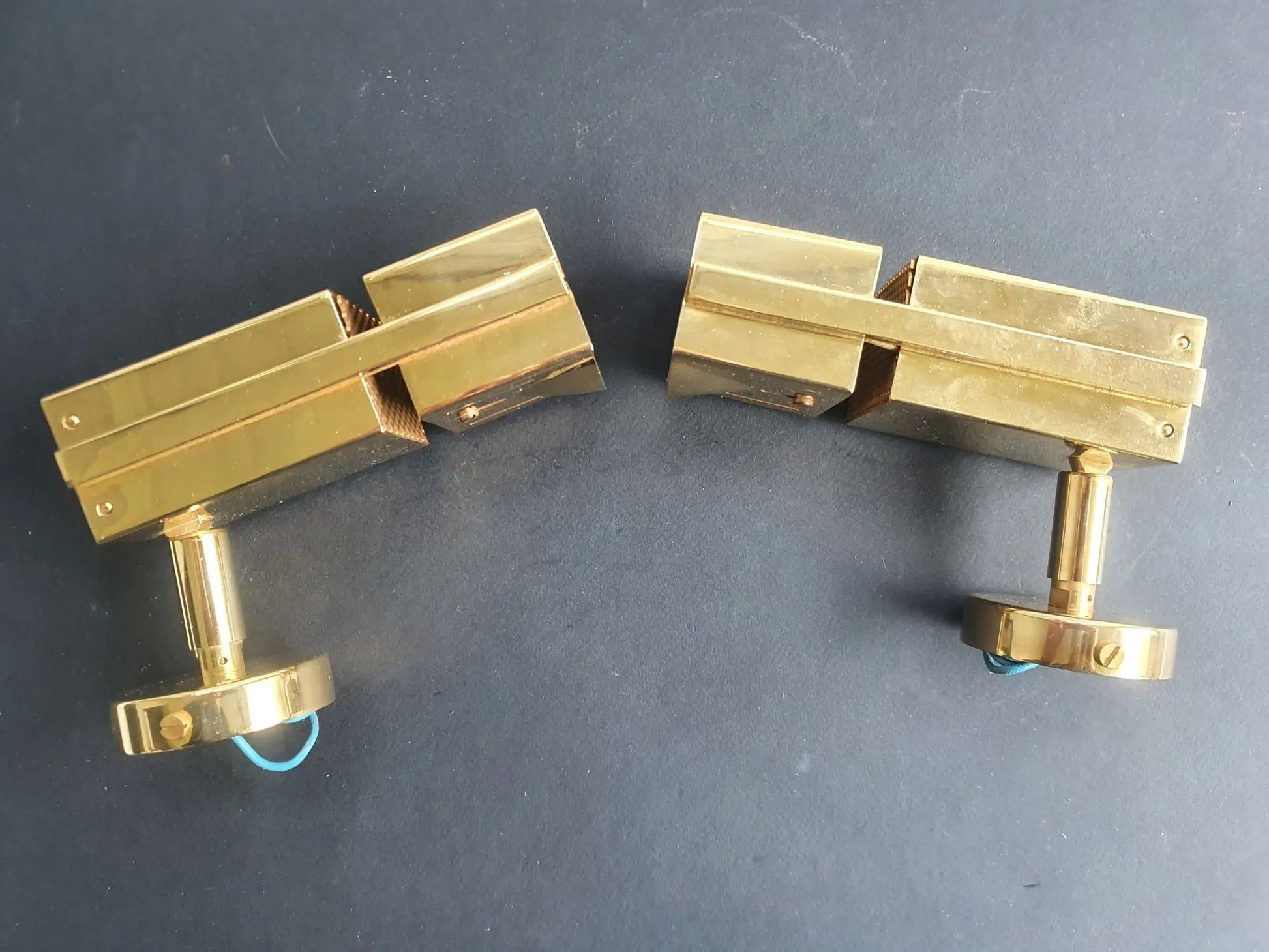 paire-spots-appliques-murales-firalux-loft-space-age-annees-70-cote-2