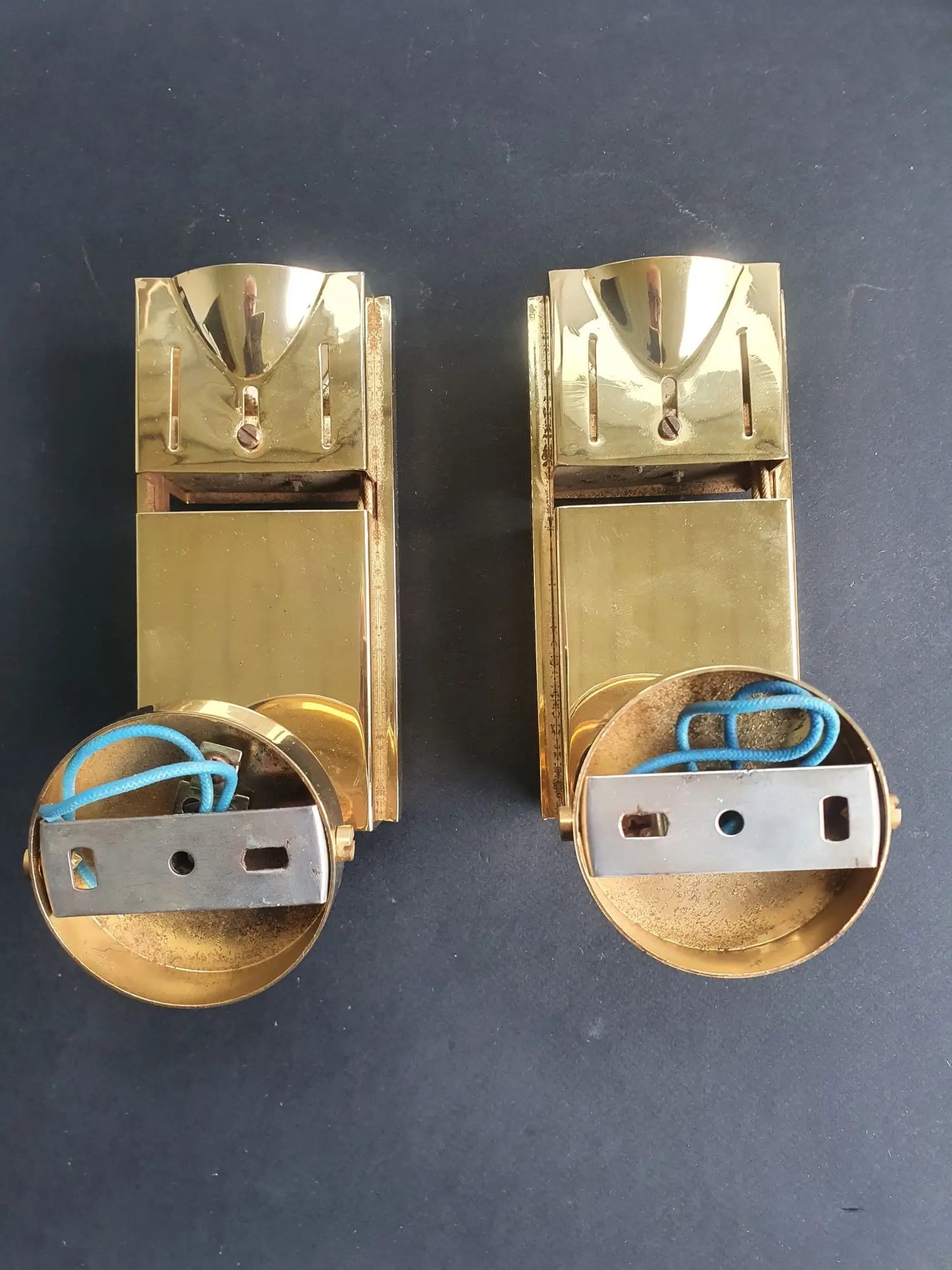 paire-spots-appliques-murales-firalux-loft-space-age-annees-70-dessous