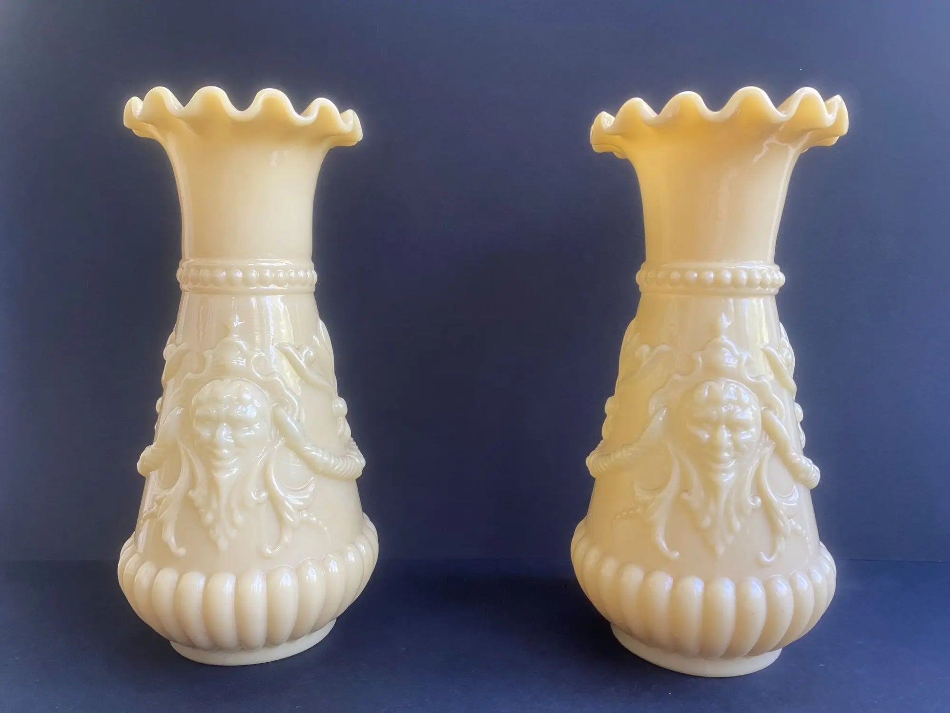 paire-vases-opaline-beige-vierzon-vintage-ancien-2