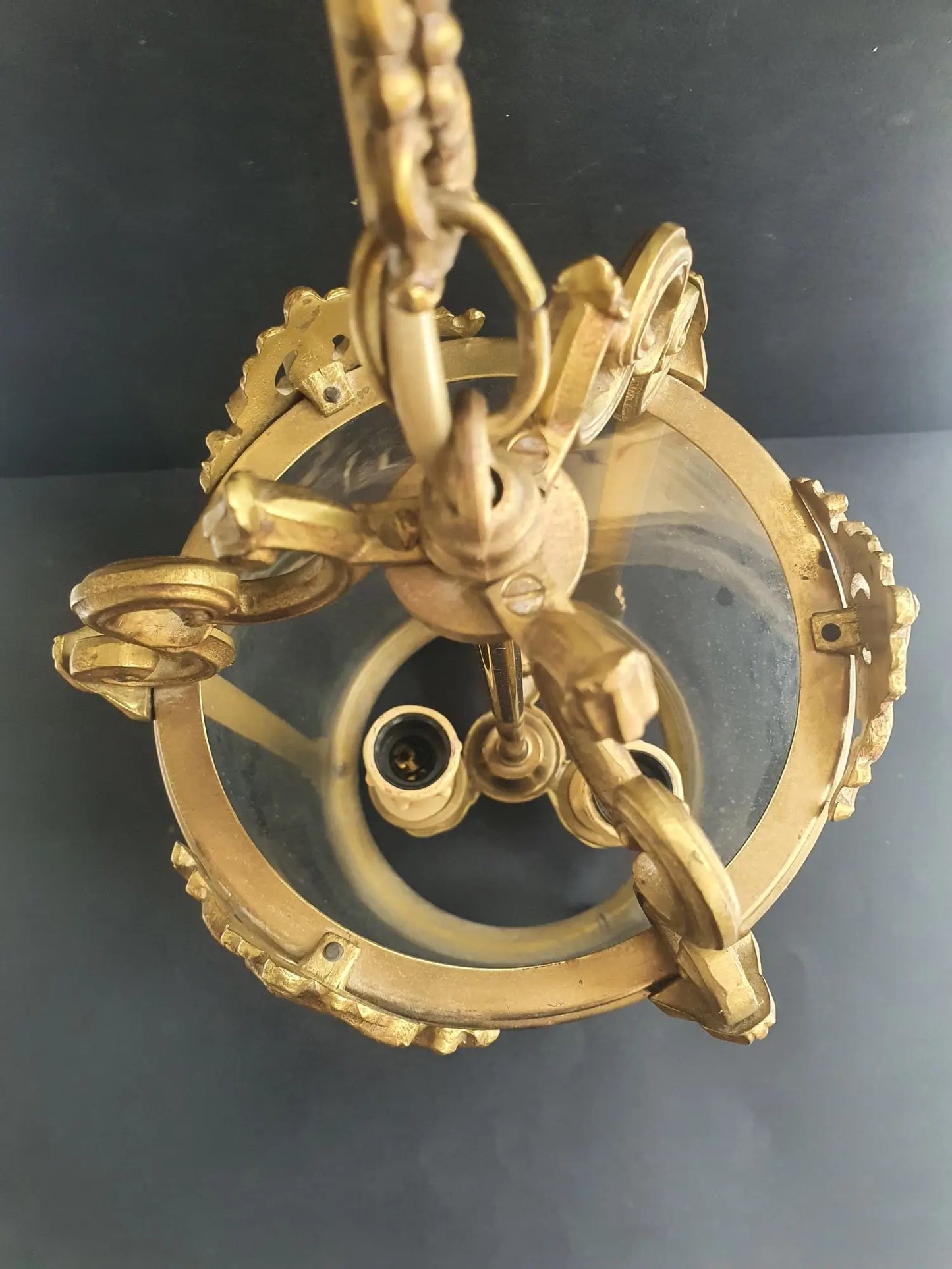 suspension-lanterne-bronze-verre-louise-xvi-vintage-ancienne-dessus-2