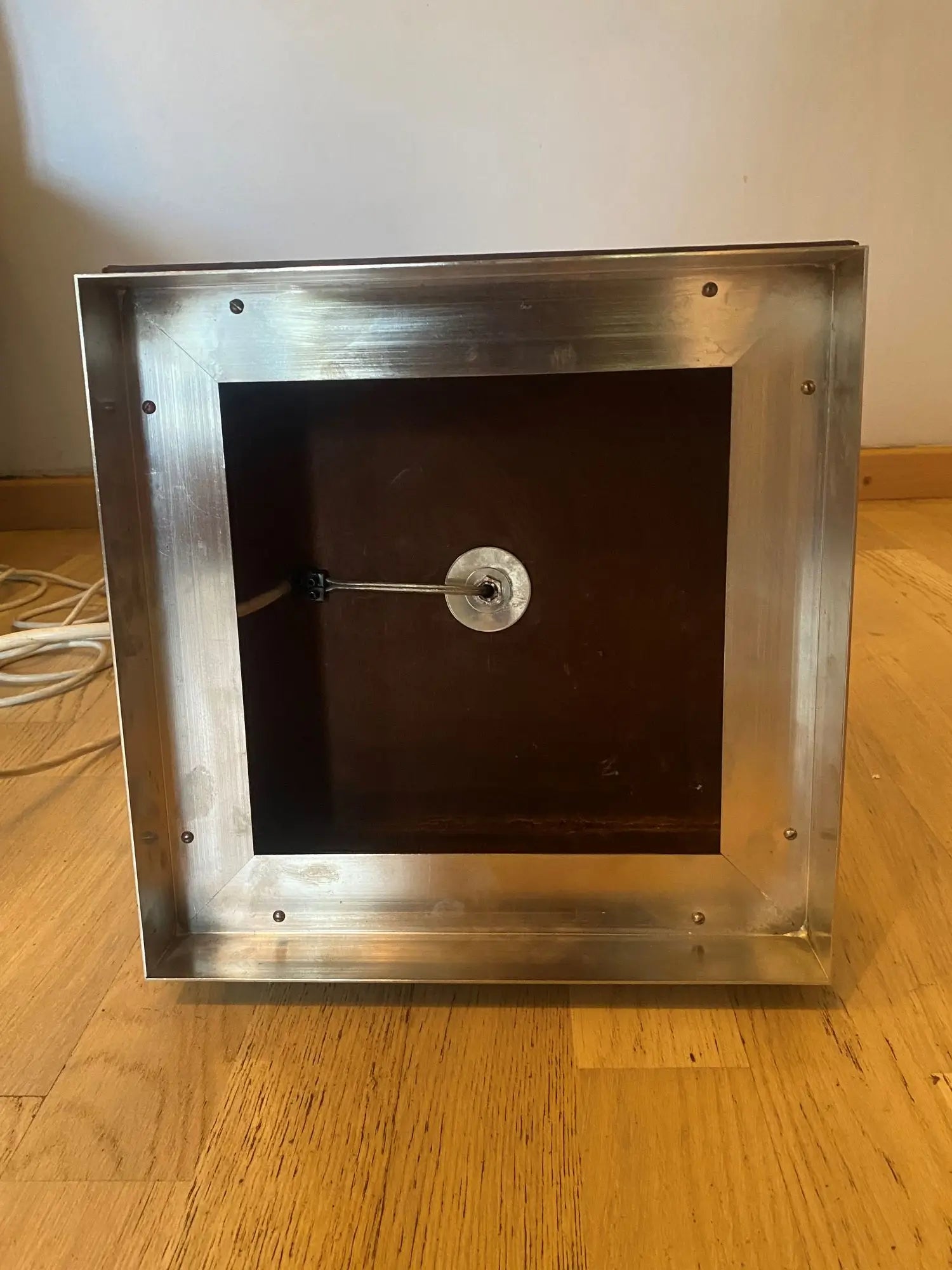 tres-grande-lampe-dessous