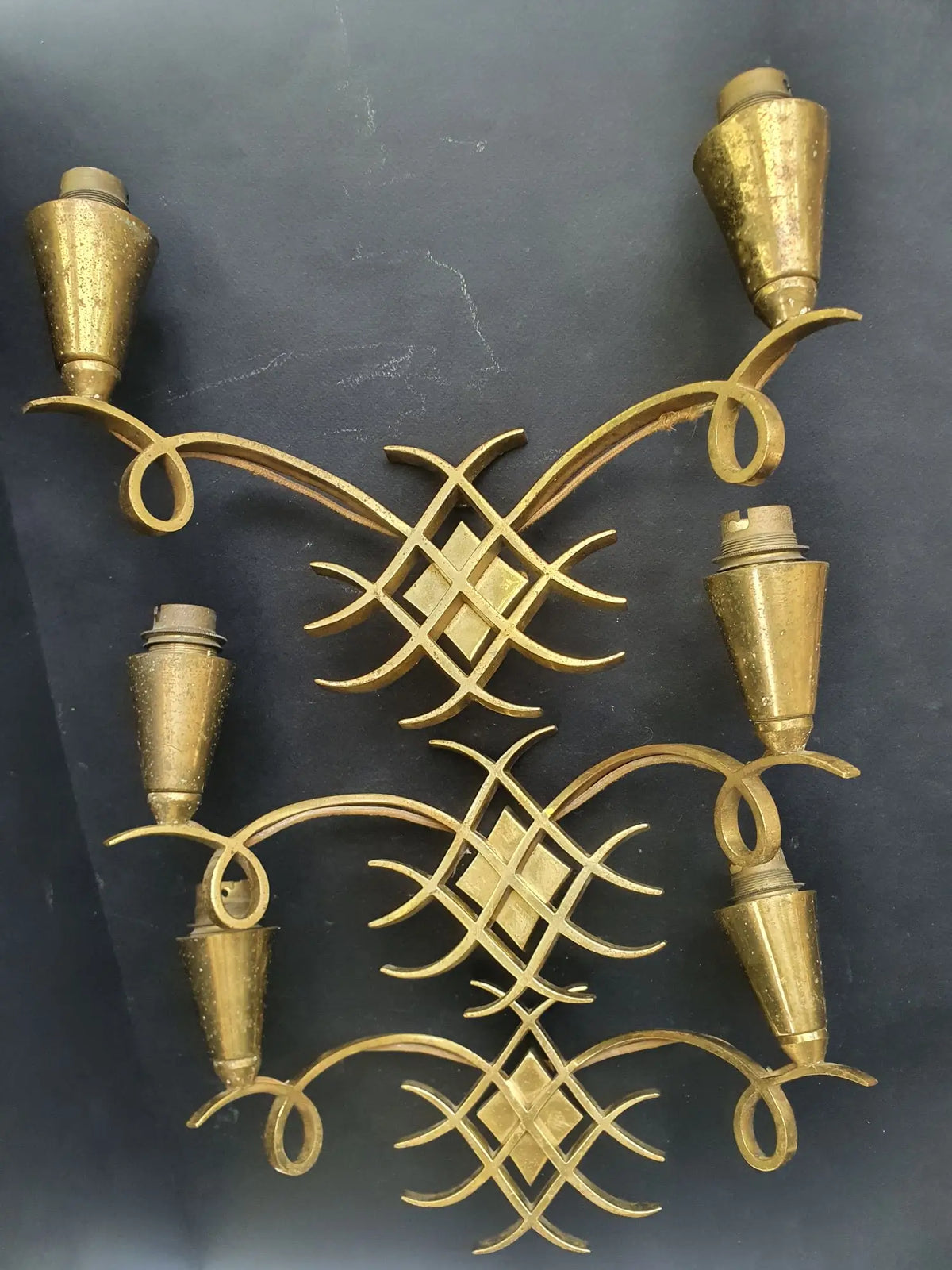 trois-appliques-murales-bronze-dore-jules-leleu-art-deco-2