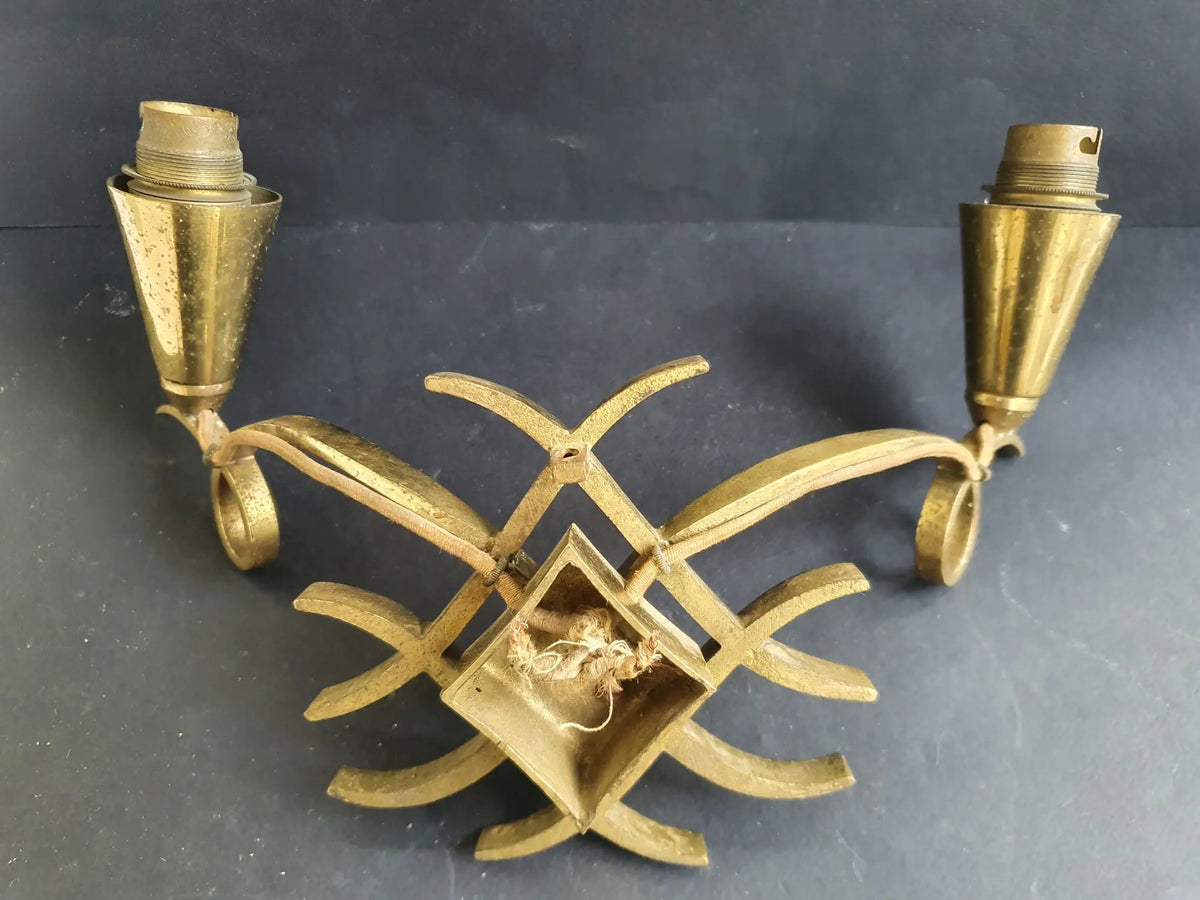 trois-appliques-murales-bronze-dore-jules-leleu-art-deco-detail-4