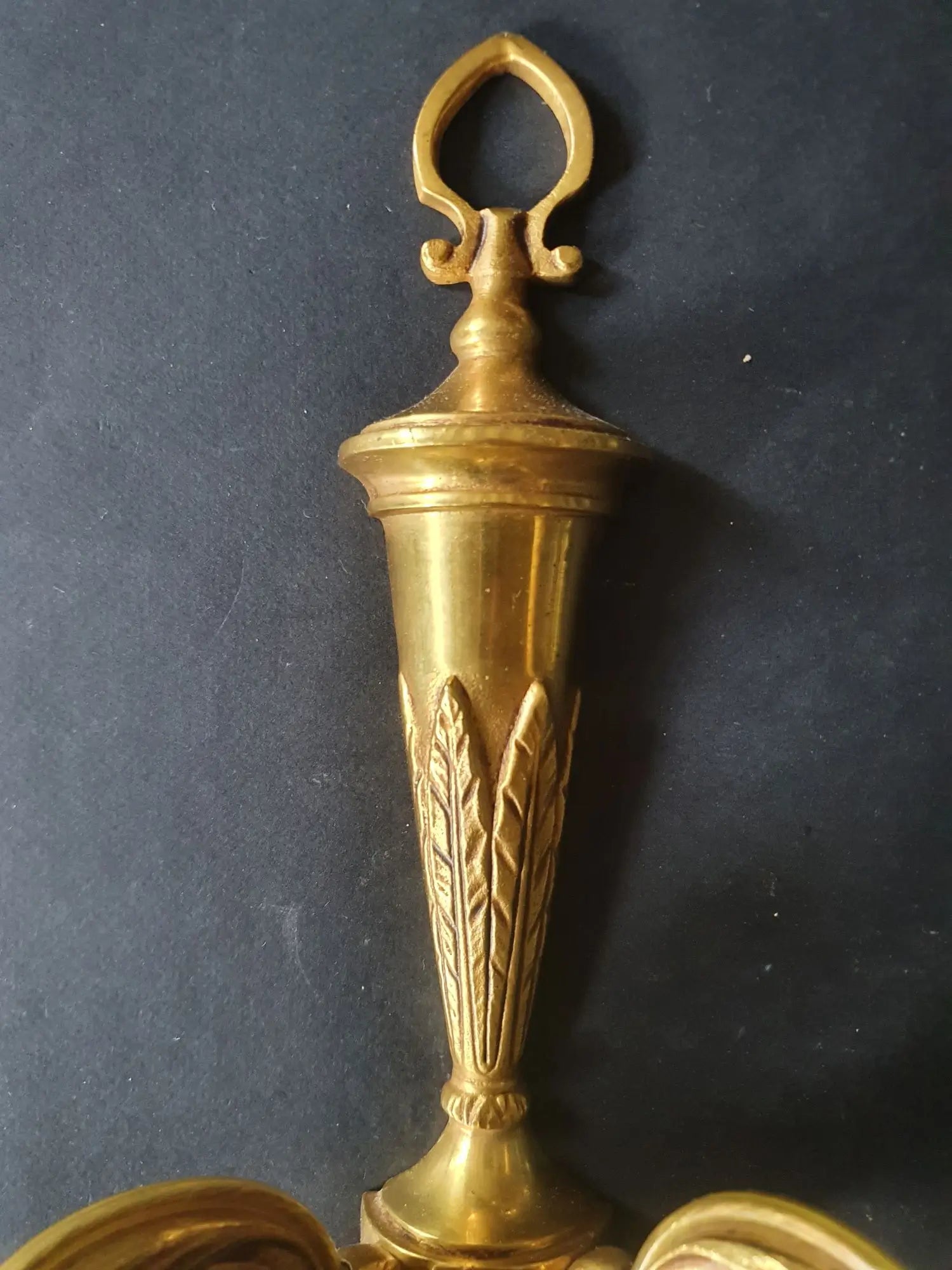 trois-appliques-murales-bronze-louis-xvi-lucien-gau-paris-vintage-detail-1