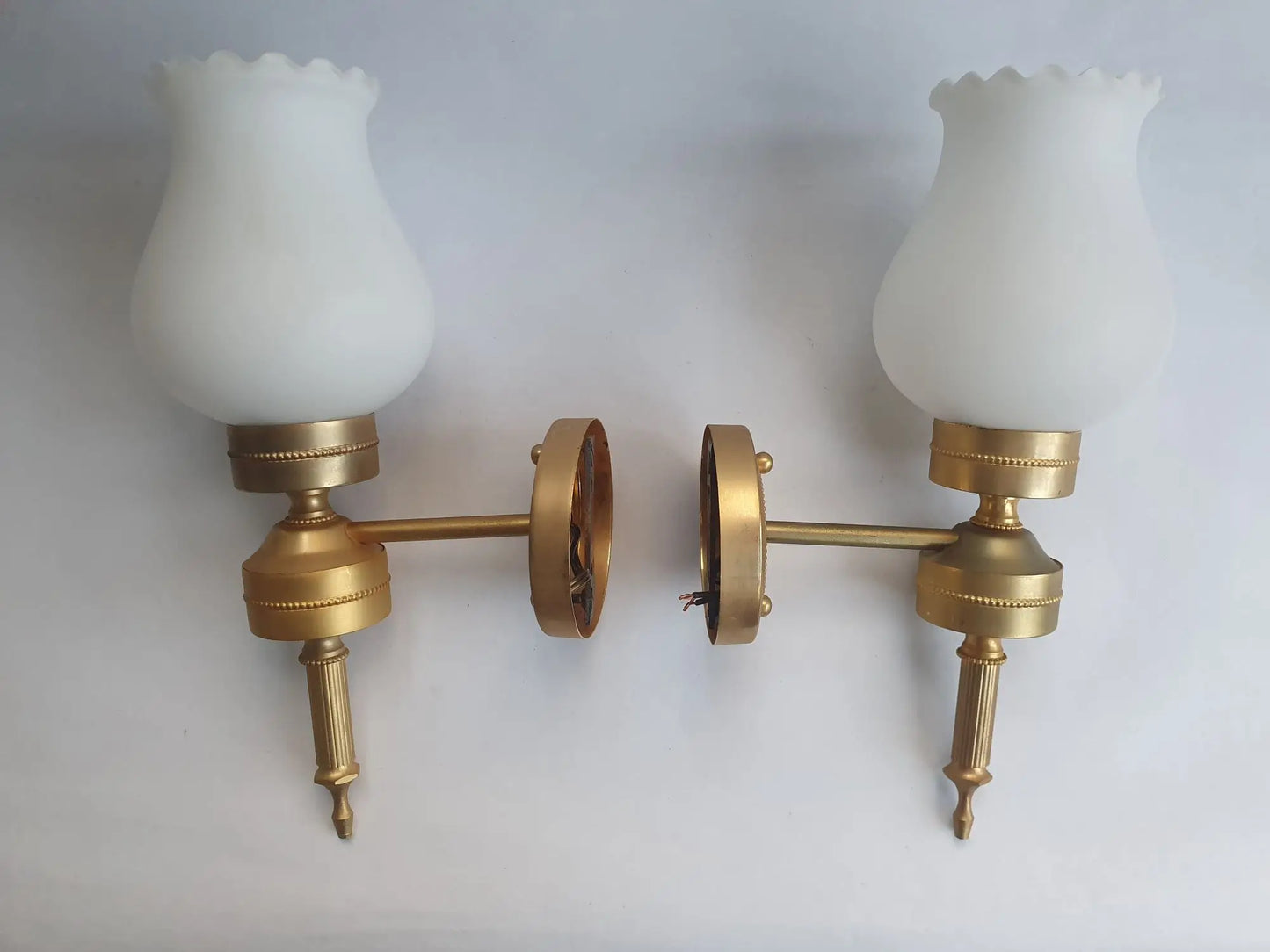 trois-appliques-murales-dorees-flambeau-style-empire-anciennes-simple-3