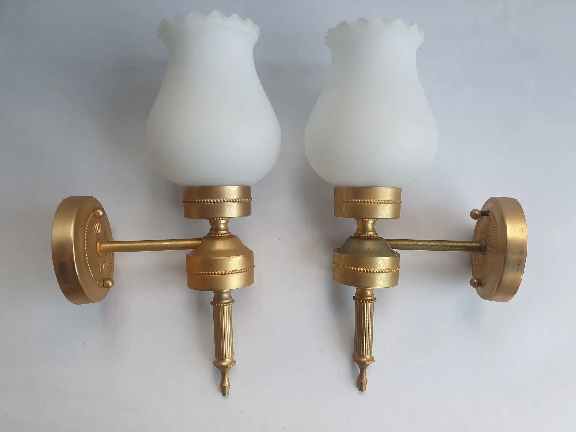 trois-appliques-murales-dorees-flambeau-style-empire-anciennes-simple-4