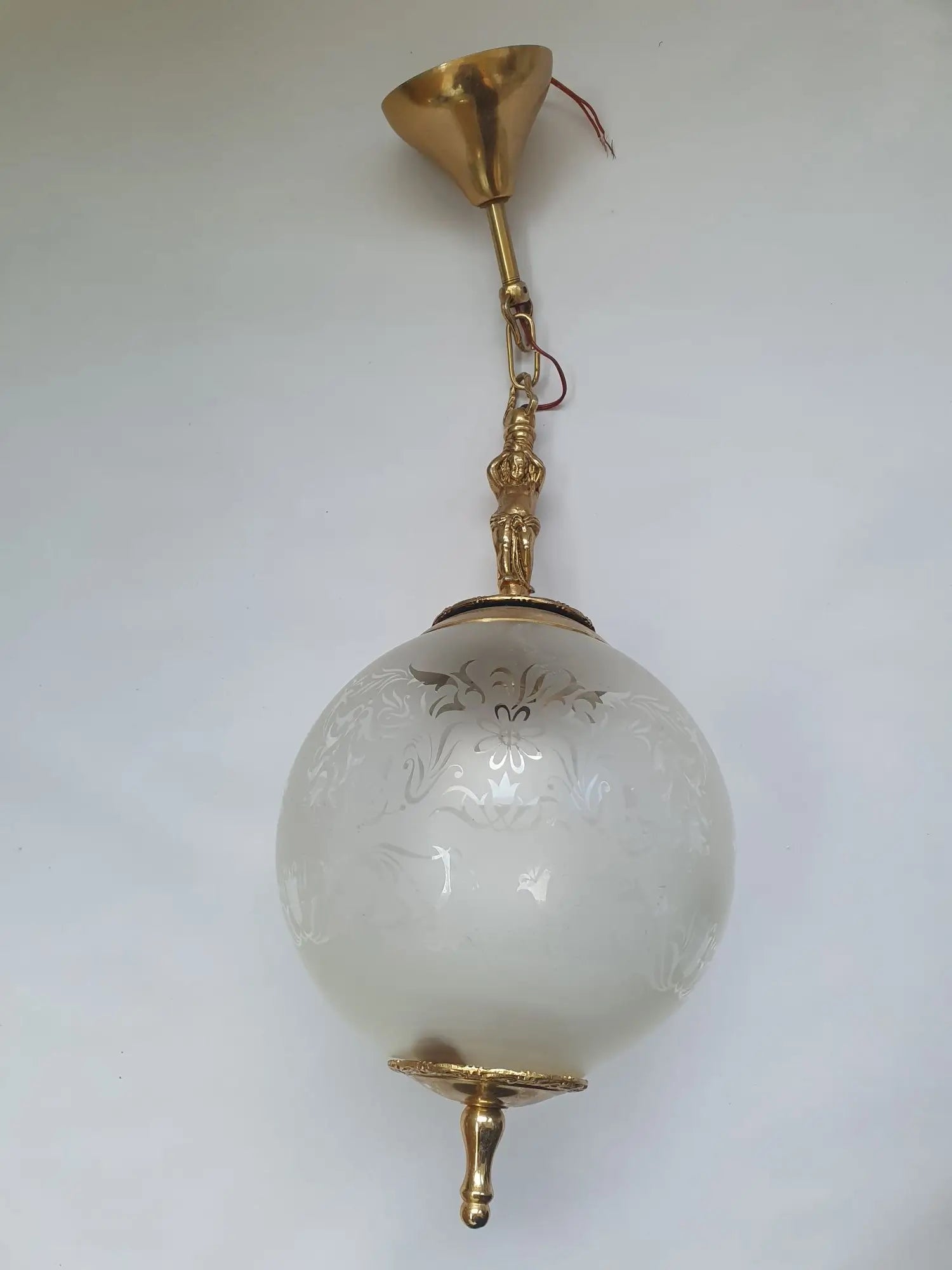 trois-appliques-murales-laiton-dore-verre-vintage-suspension-face