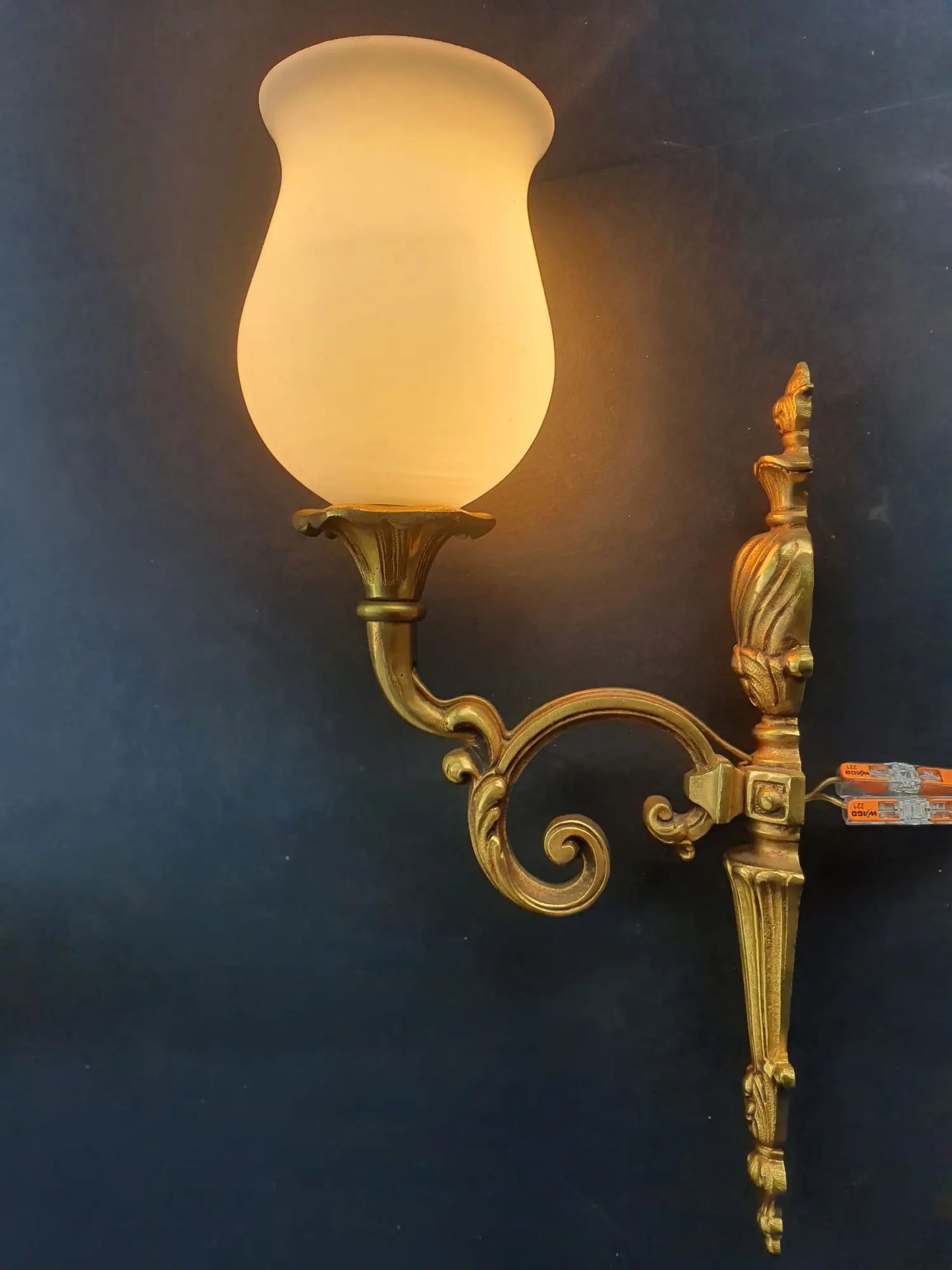 trois-grandes-appliques-murales-flambeau-torche-vintage-anciennes-dore-allumee-1