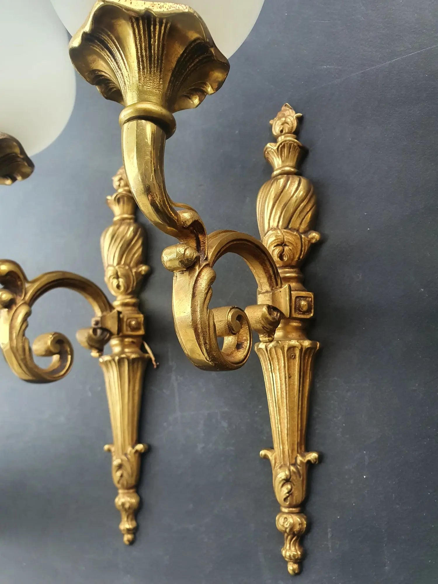 trois-grandes-appliques-murales-flambeau-torche-vintage-anciennes-dore-detail-1