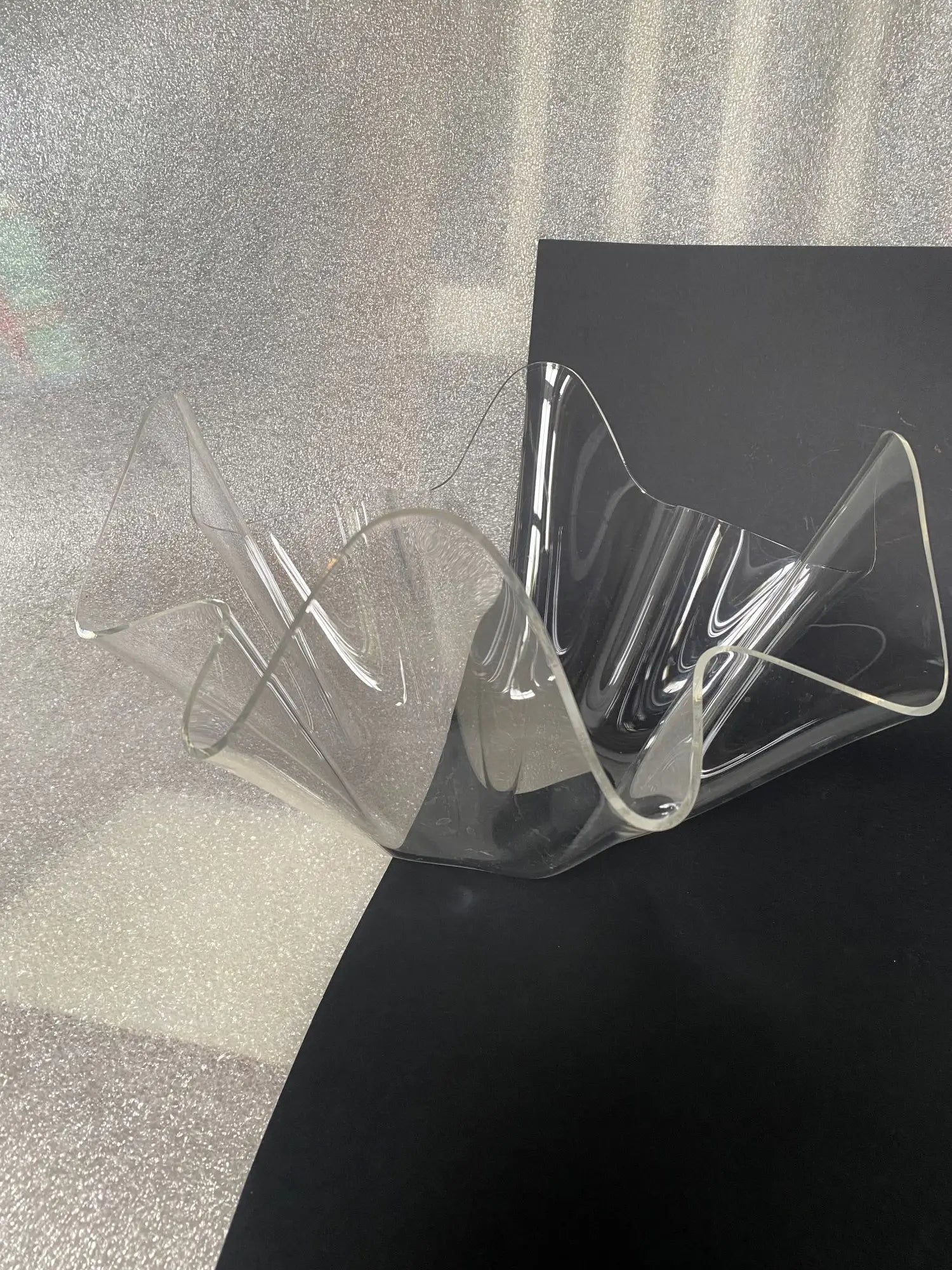 vase-bol-mouchoirs-plexiglas-lucite-vintage-1970-5