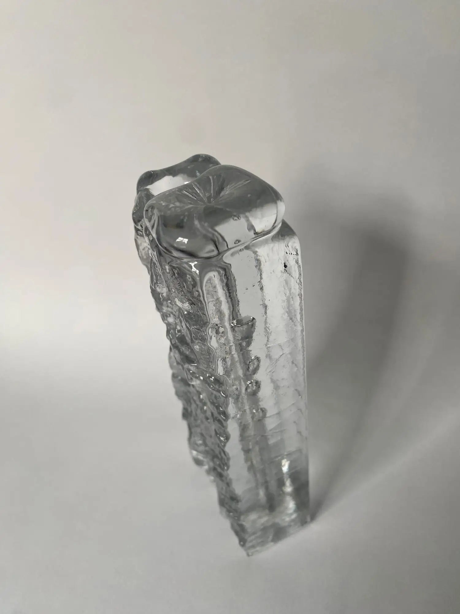 vase-soliflore-verre-glace-vintage-annees-1970-3