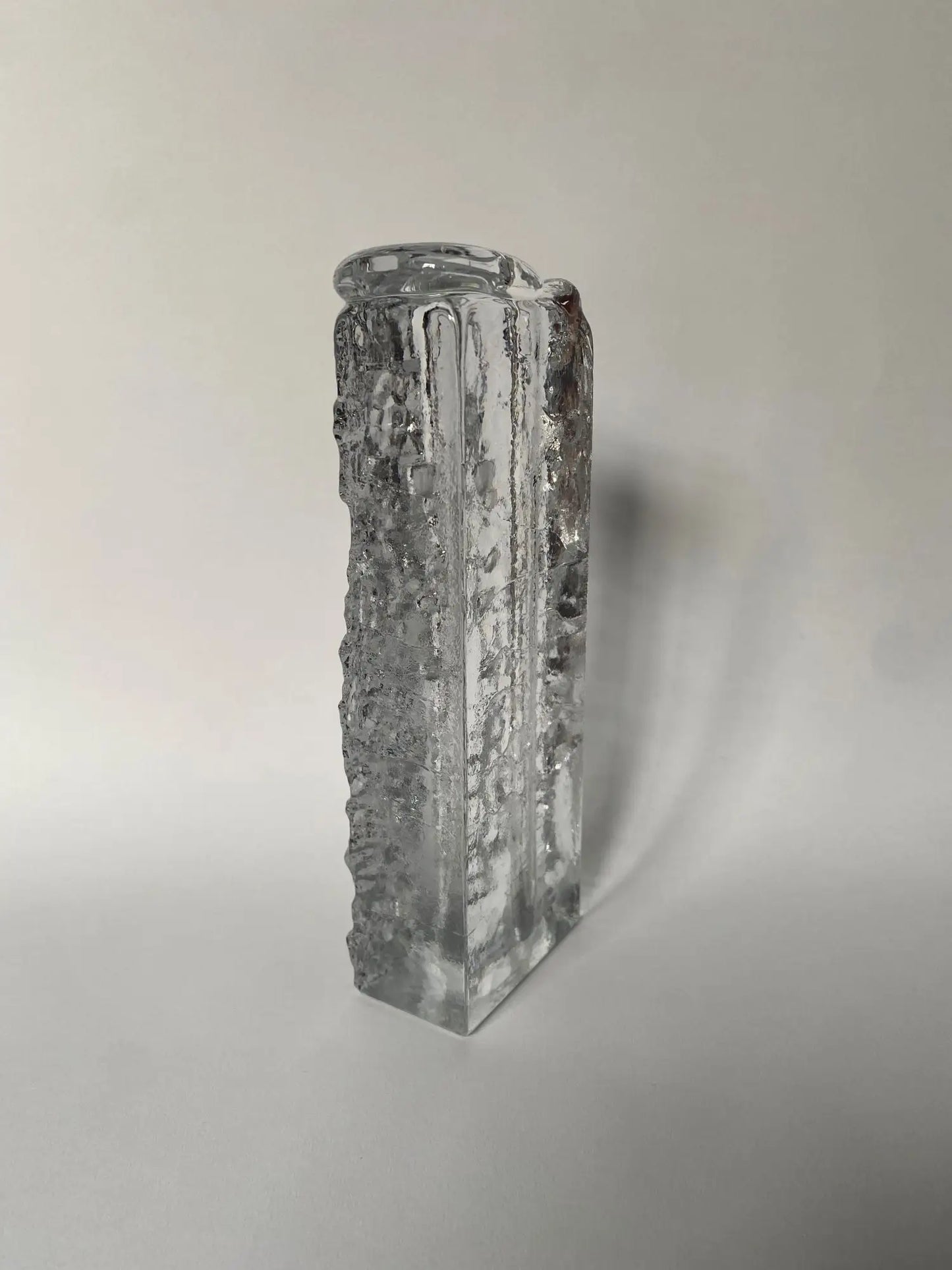 vase-soliflore-verre-glace-vintage-annees-1970-5