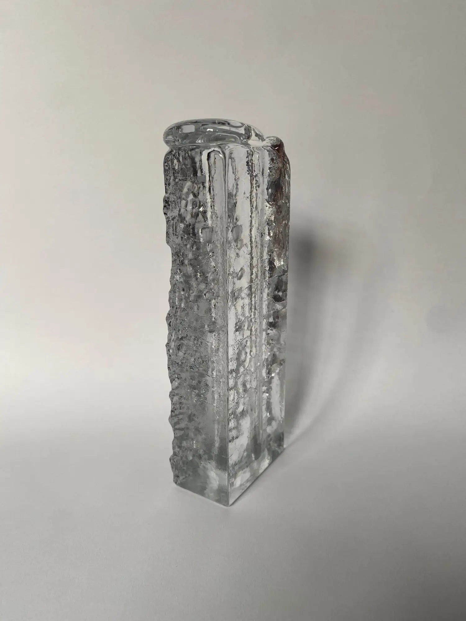 vase-soliflore-verre-glace-vintage-annees-1970-5