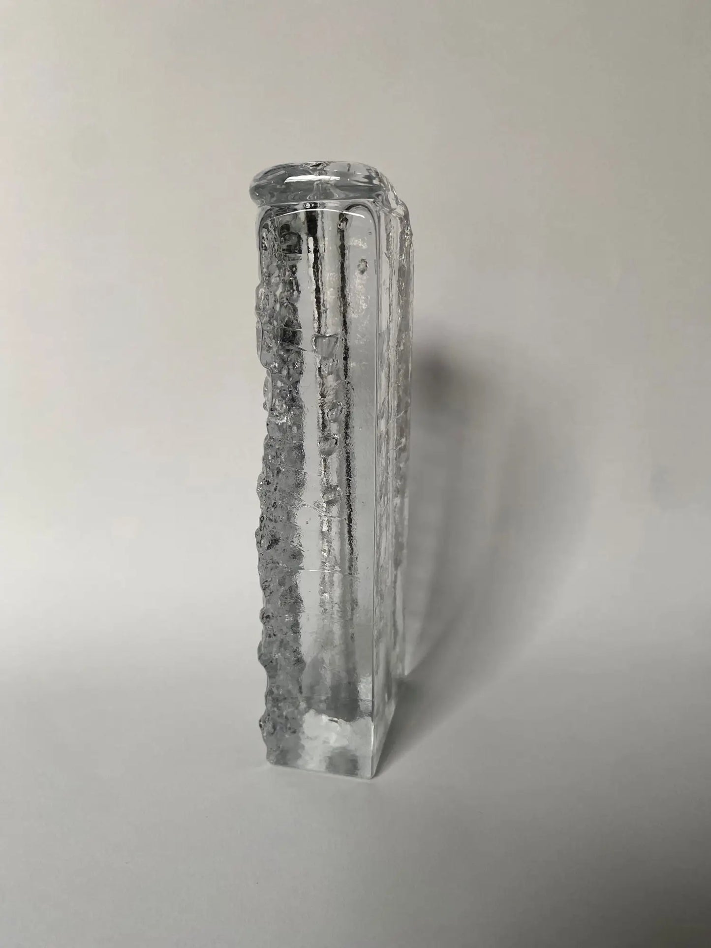 vase-soliflore-verre-glace-vintage-annees-1970-6