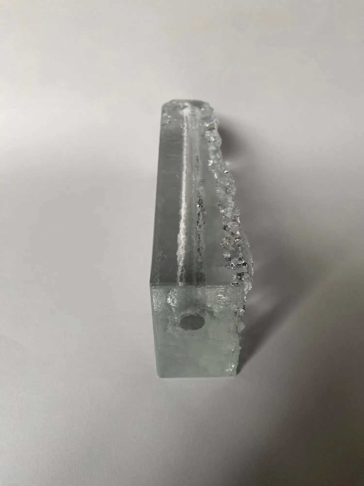 vase-soliflore-verre-glace-vintage-annees-1970-dessous